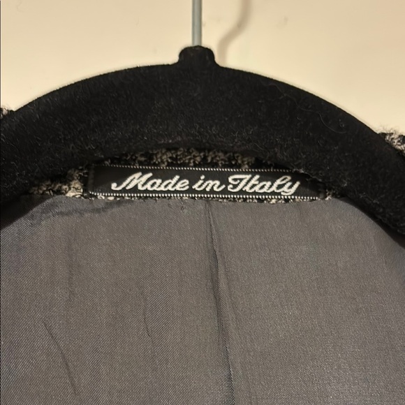 Giorgio Armani Classic Black and White Houndstooth Blazer - Picture 4 of 9